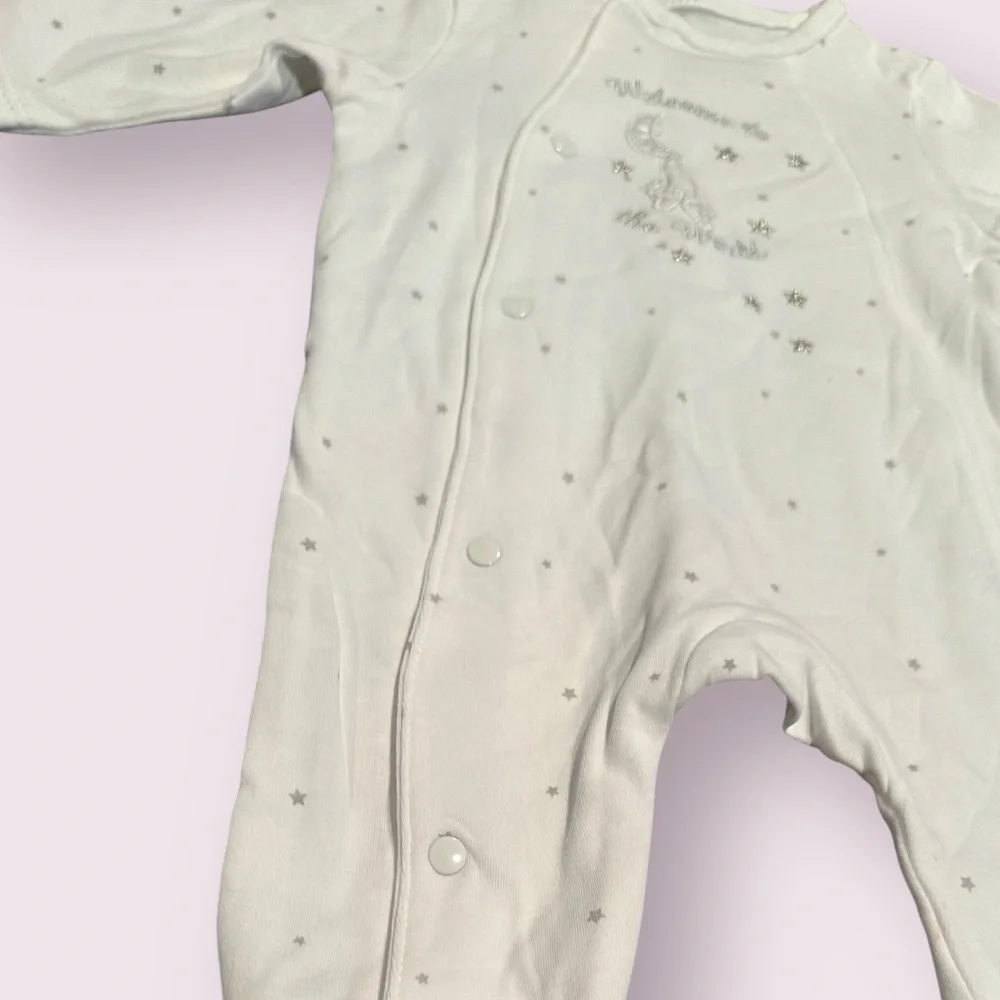 NWT Newborn Little White And Silver Welcome To The World Starry Footie